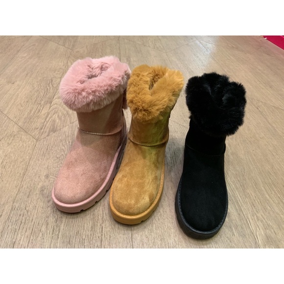 Faux Fur Tan Ankle Ugg Like Bow Boots - Picture 5 of 5